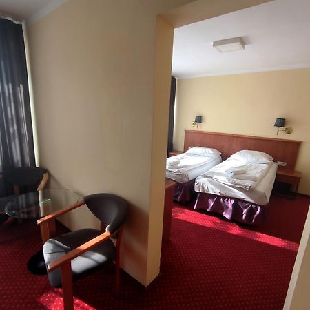 Arkadia Hotell Kielce Eksteriør bilde